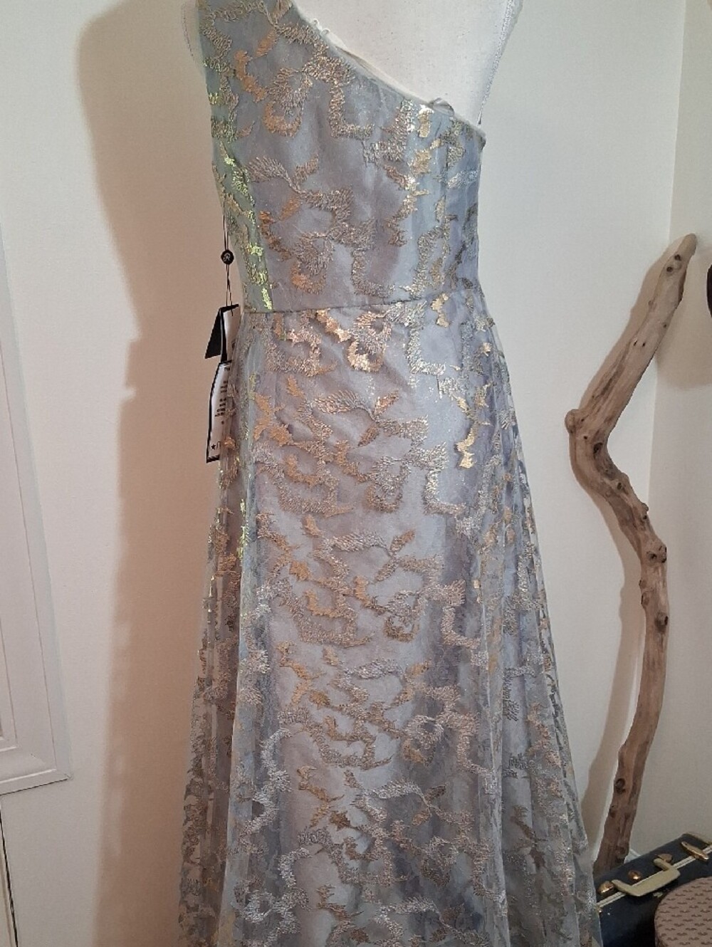 Adrianna Papell One-Shoulder Silver And Gold Metallic Lace Gown - Picture 4 of 9